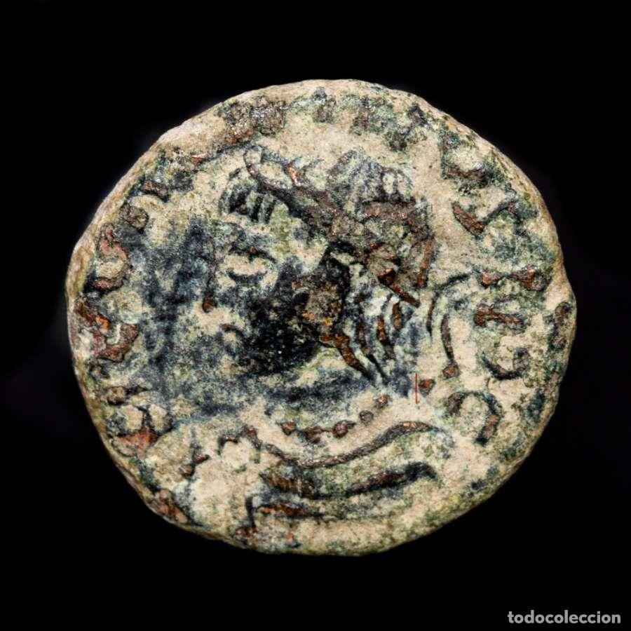 Monedas Imperio romano: Interesante Imitacion Barbara de Constante - Dos Victorias.