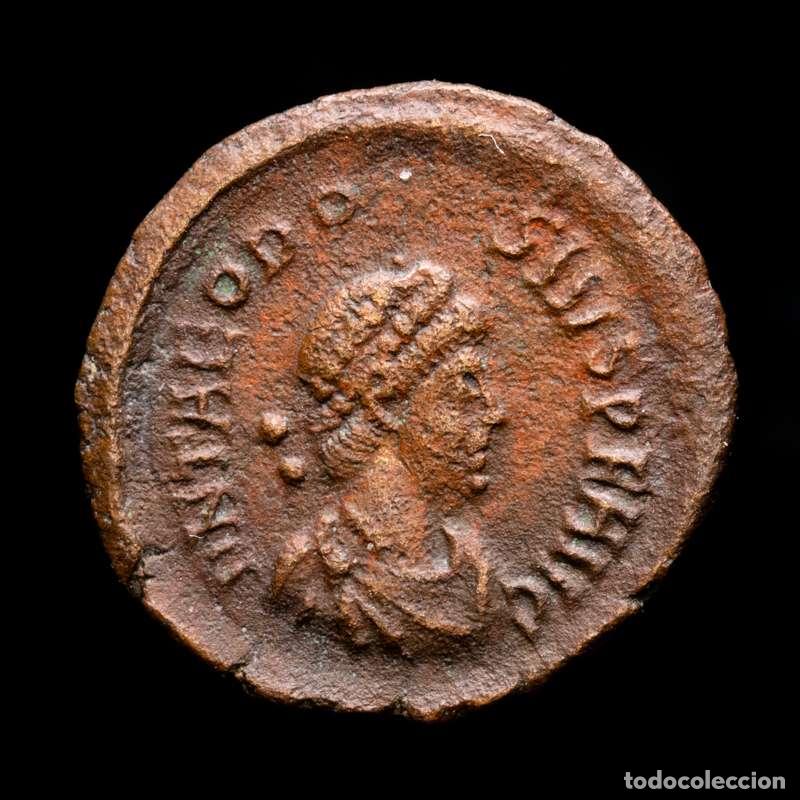 Monedas Imperio romano: Excelente Teodosio I (388-392) Nummus, SALVS REIPVBLICAE ☧ // SMKB