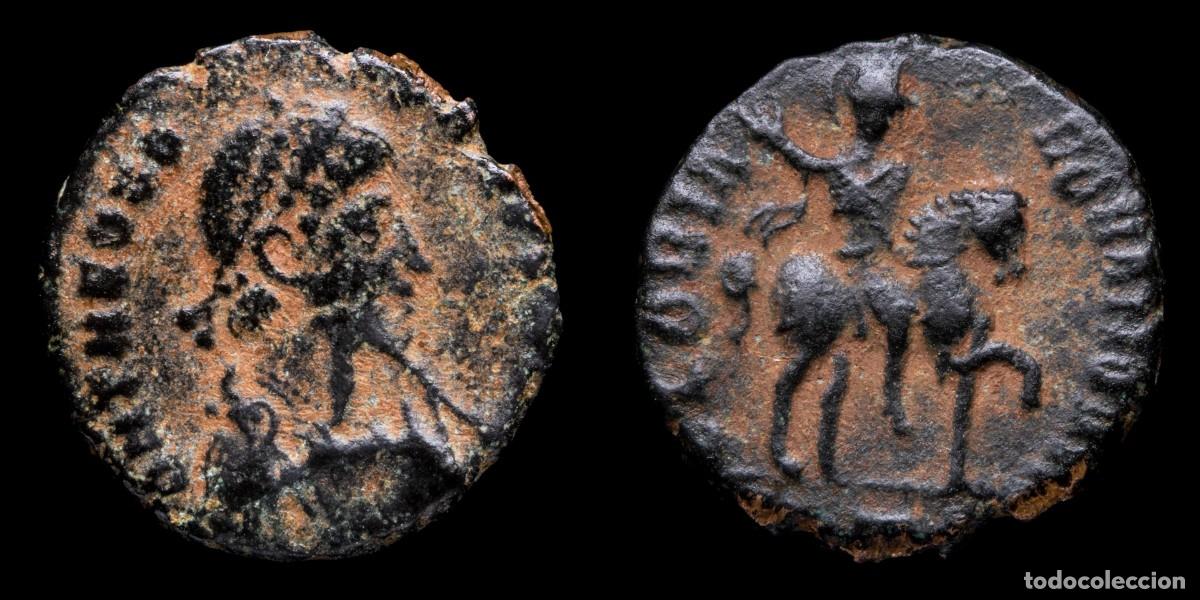 Monedas Imperio romano: Theodosius I - GLORIA ROMANORVM - 14 mm / 1,94 gr.