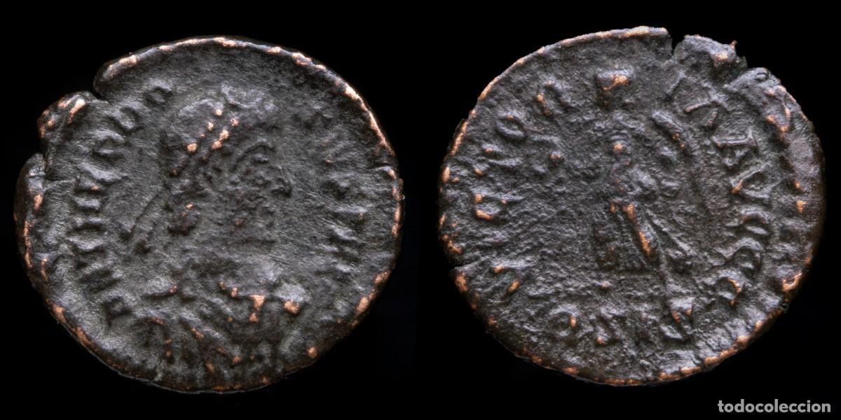 Monedas Imperio romano: Theodosius I - VICTORIA AVGGG, Siscia - 13 mm / 1,07 gr.