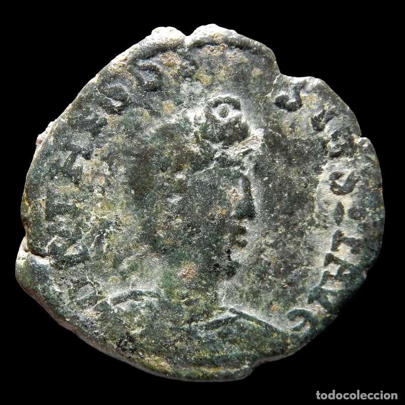 Monedas Imperio romano: Teodosio I Maiorina estilo barbaro REPARATIO REIPVB / SCON. 892-M