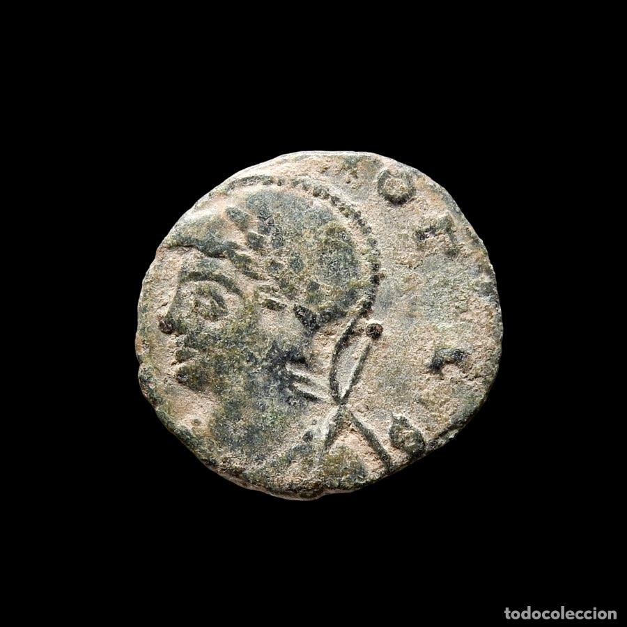 Monedas Imperio romano: Raro Constantinopolis &AElig; Follis - Roma. A199-M