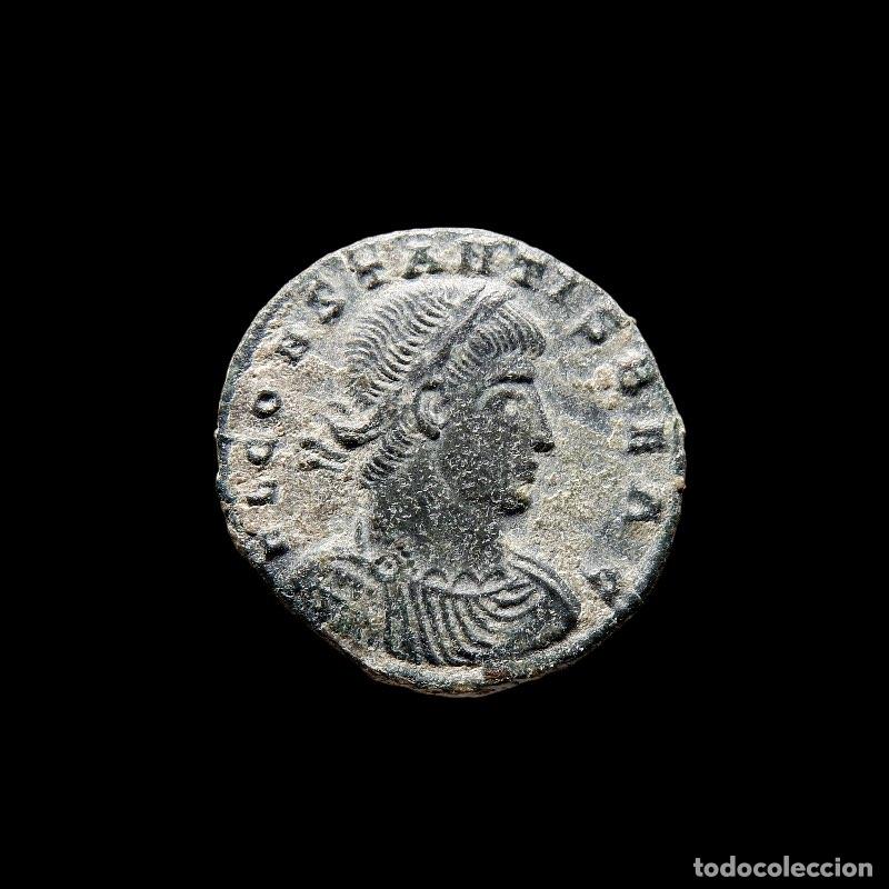 Monedas Imperio romano: Constante, follis. Siscia. &middot;ASIS&middot;. GLORIA EXERCITVS. A119-M.
