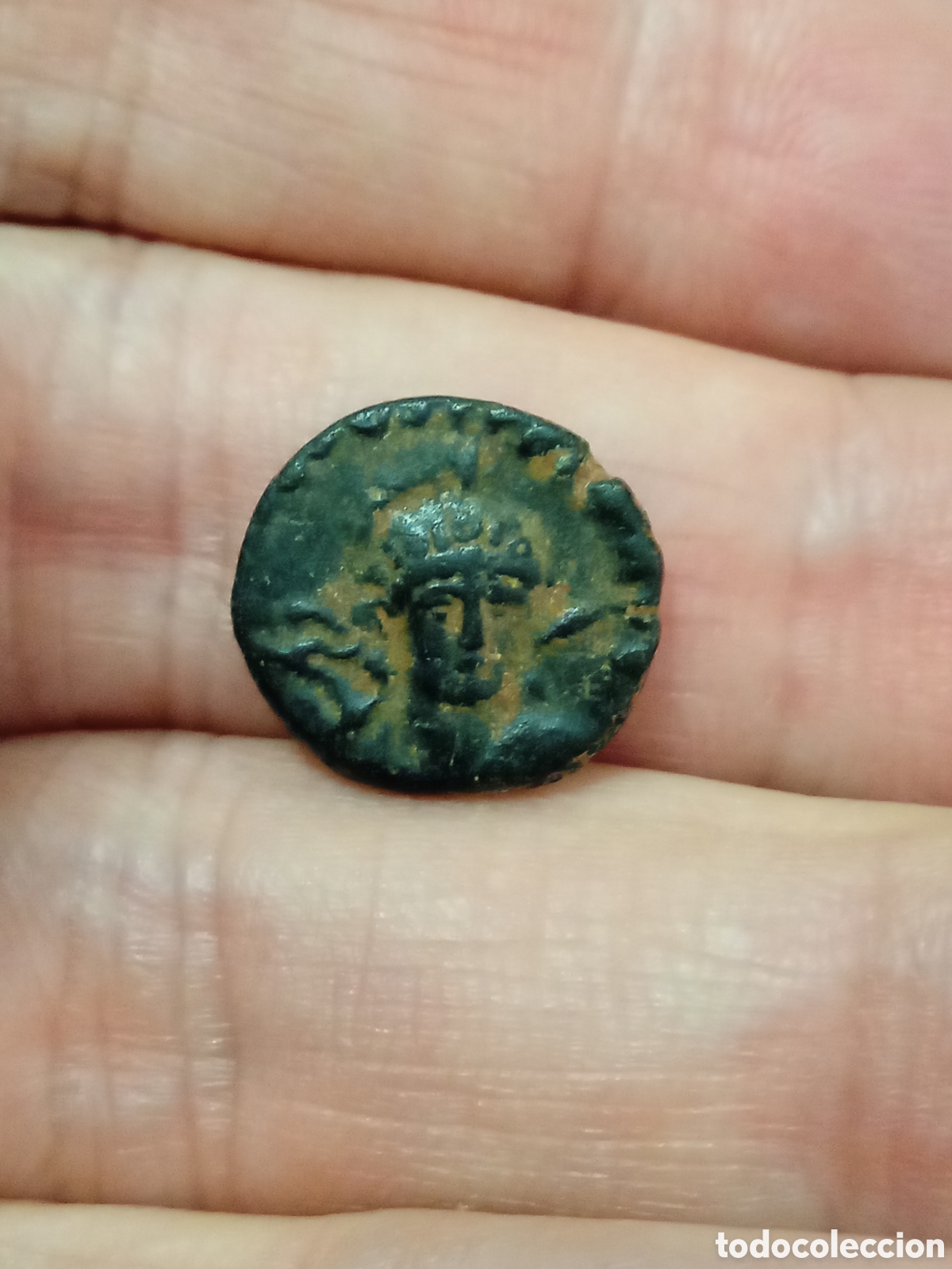 Monedas Imperio romano: 2CAJ8- CENTENIONALIS HONORIO CECA ANTIOQUIA BUSTO CON CORAZA,CASCO, CRESTA Y LANZA. Acu&ntilde;aci&oacute;n cospel