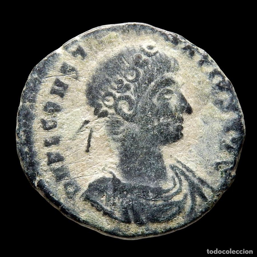 Monedas Imperio romano: Constancio II, &aelig;15, Roma, 347-365 dC, SECVRITAS REIP. A153-M