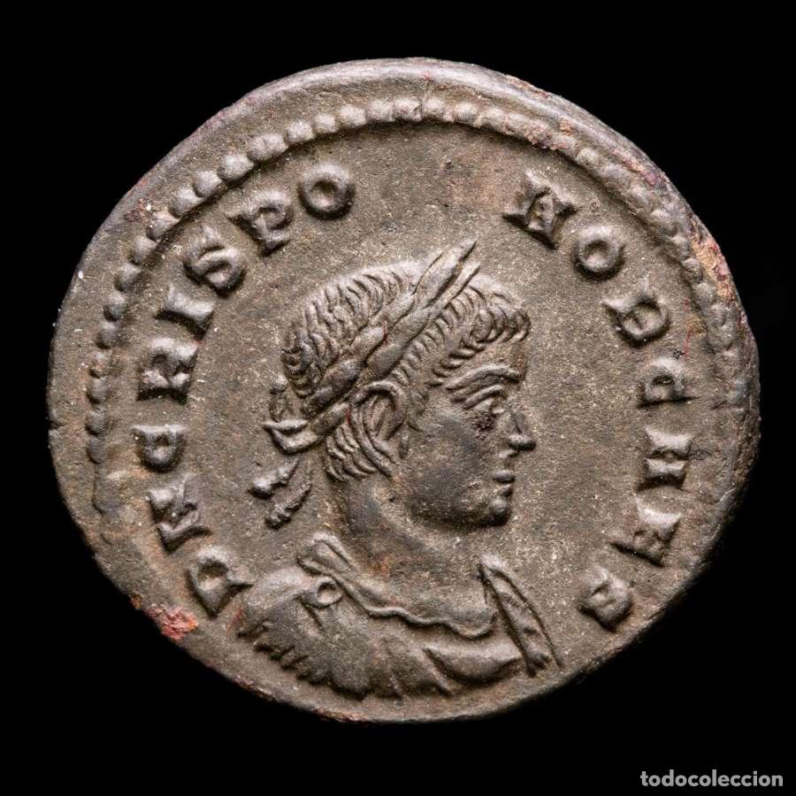 Monedas Imperio romano: Crispo Cesar Lugdunum VICTORIAE LAETAE P.. P.. Cautivos en exergo