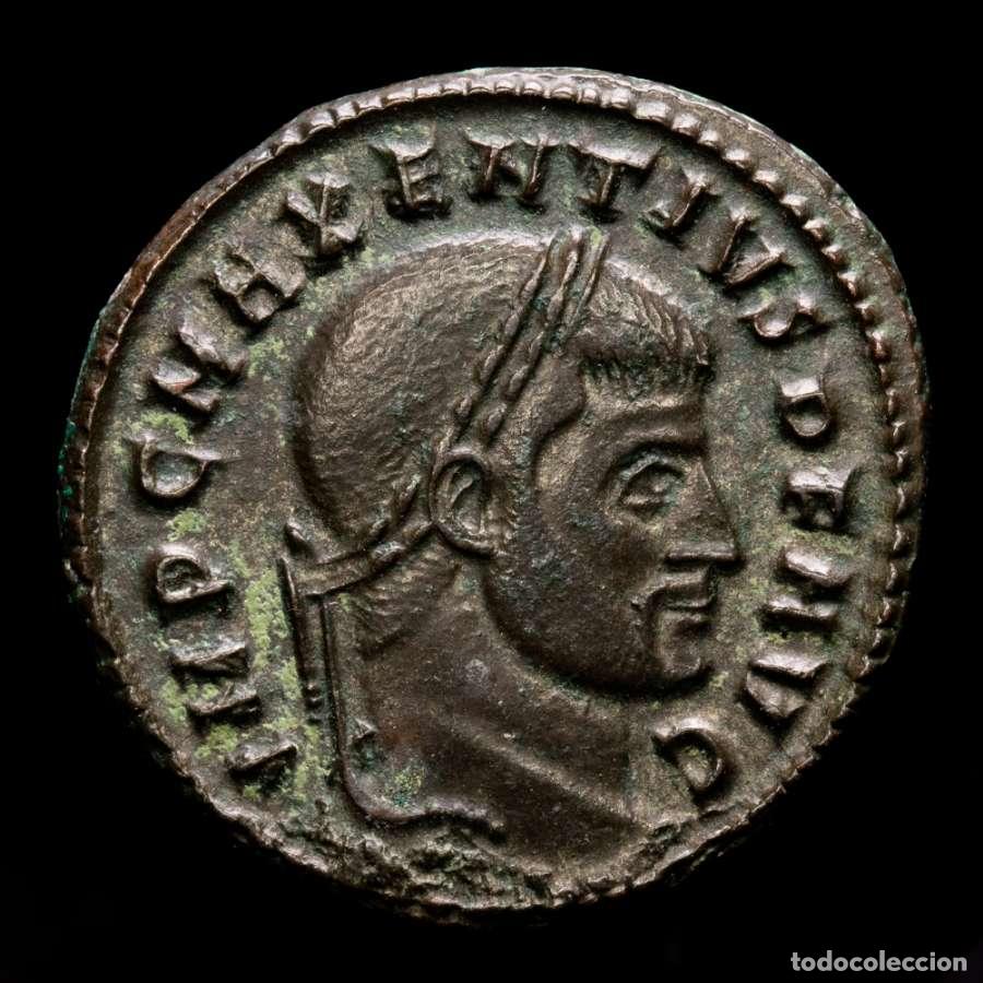 Monedas Imperio romano: Maxencio 306-312 d.C. Roma. Follis &AElig;. CONSERV VRB SVAE / RET Templo