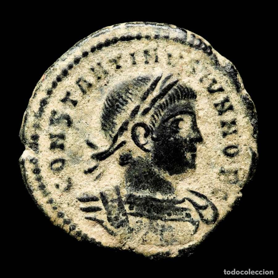 Monedas Imperio romano: Constantino II Cesar 316-37 dC &AElig; Follis Roma GLORIA EXERCITVS / RBS