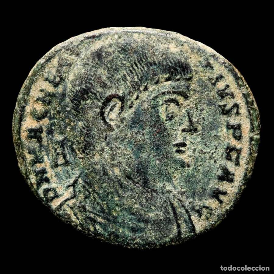 Monedas Imperio romano: Magnencio (350-353) Maiorina. Arles. VOT V MVL X / FPAR (4520)
