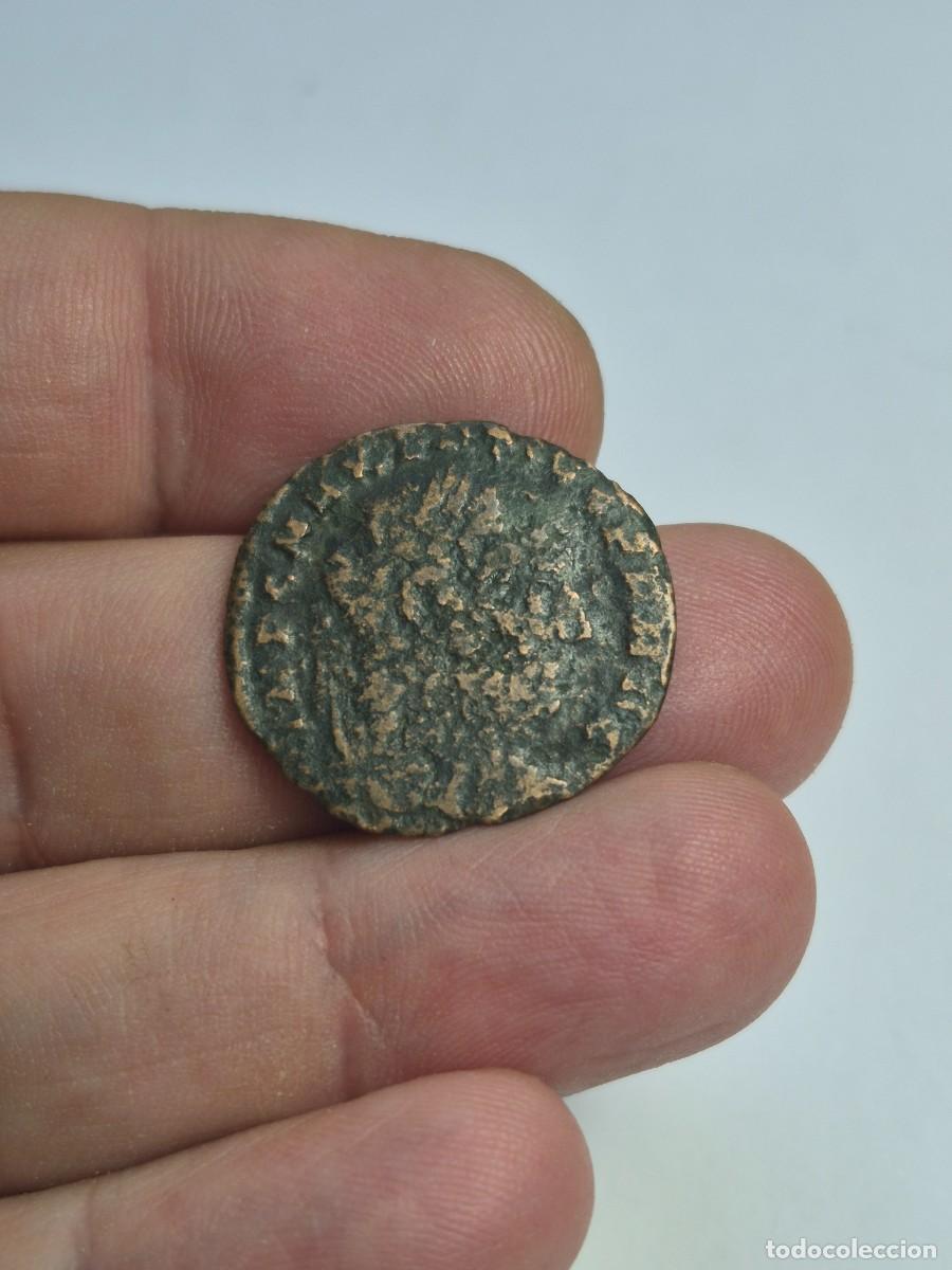 Monedas Imperio romano: NT/ FOLLIS MAJENCIO 4,32 GRS (A1303)