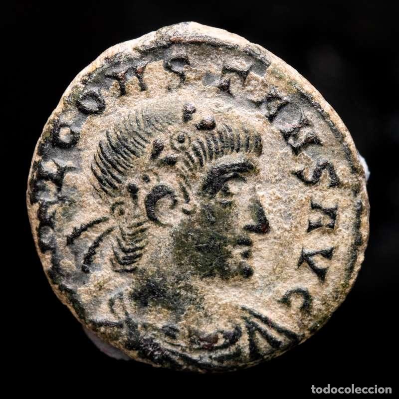 Monedas Imperio romano: Roma Imperio Constante - follis Roma GLORIA EXERCITVS / R✯T (4478)