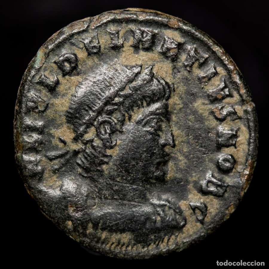 Monedas Imperio romano: Imperio romano - Delmacio, &AElig; follis. Soldados GLORIA EXERCITVS