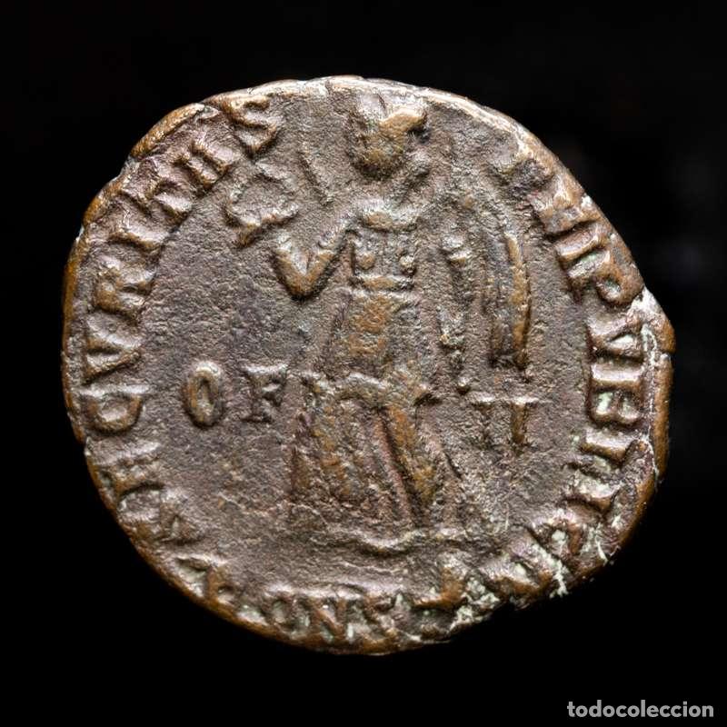 Monedas Imperio romano: Valente (364-378 dC.) Constantinopla. Muy escaso. OF-II en campo.