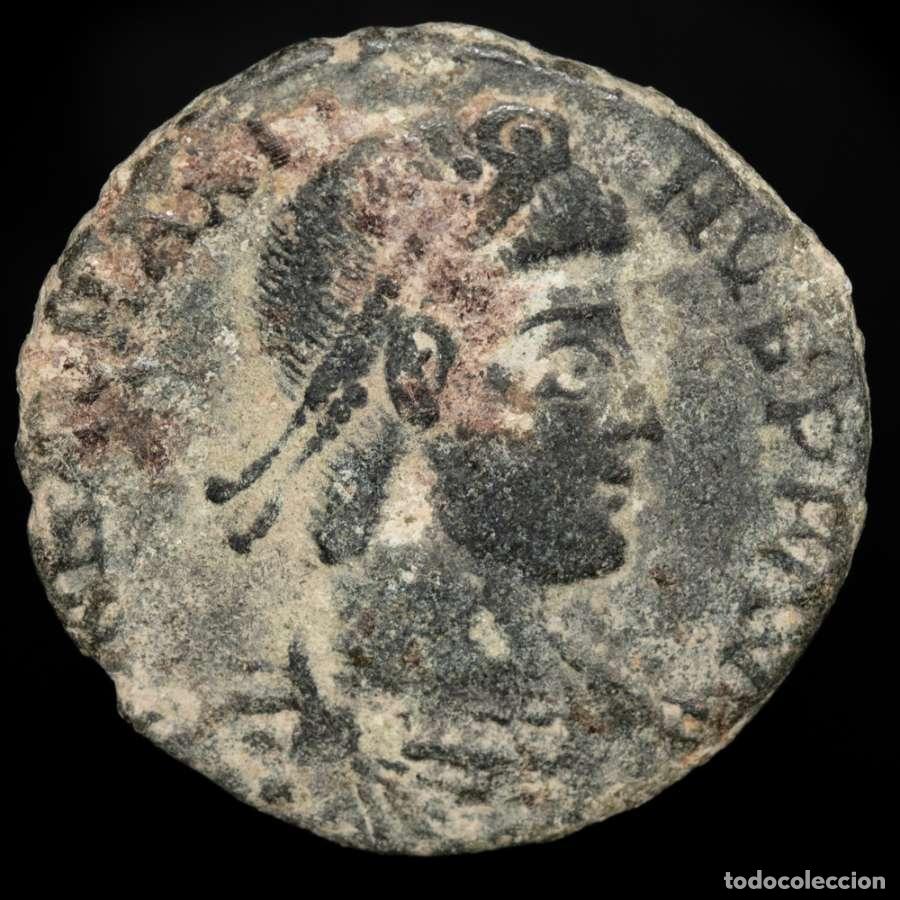 Monedas Imperio romano: Magno Maximo 383-388 dC. Maiorina - REPARATIO-REIPVB (3138)