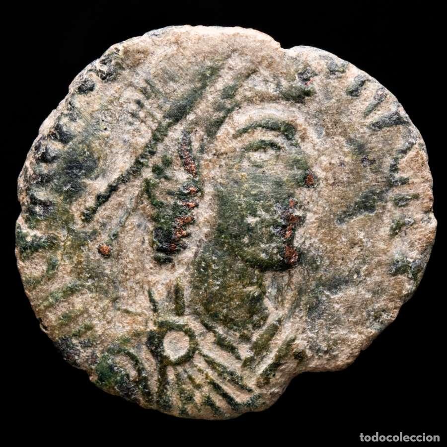 Monedas Imperio romano: Graciano &AElig; Mairoina de estilo barbaro. REPARATIO REIPVB (3147)