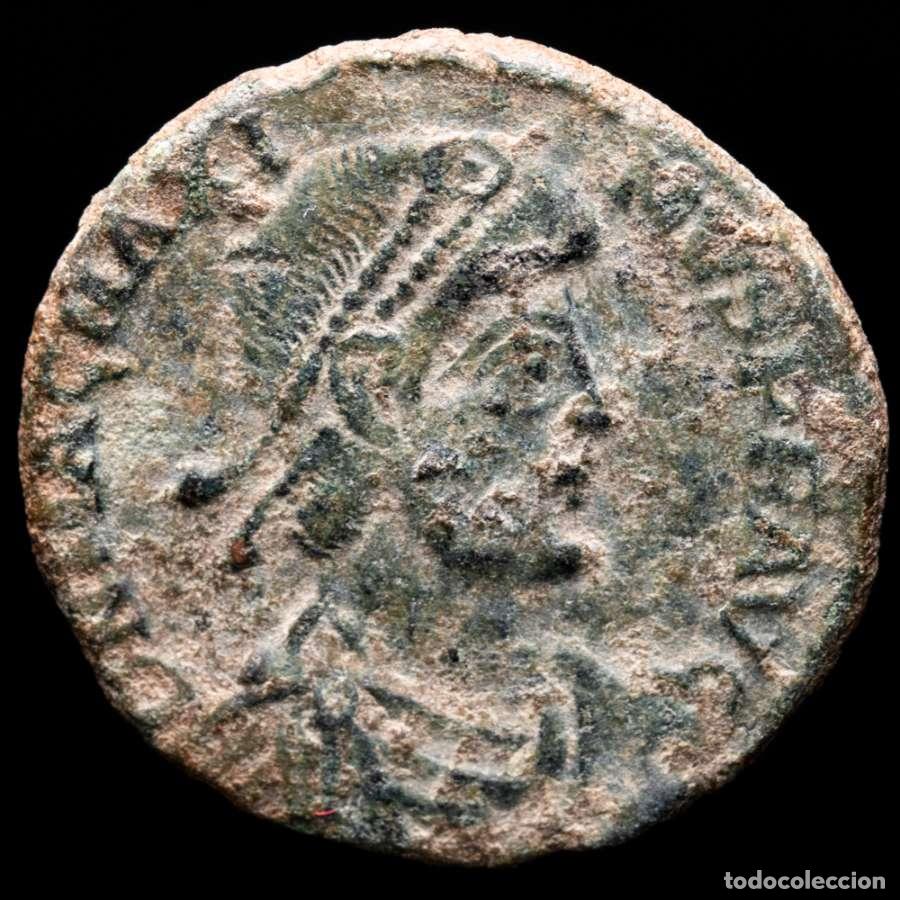 Monedas Imperio romano: Magno Maximo 383-388 dC. Maiorina - REPARATIO-REIPVB (6086)
