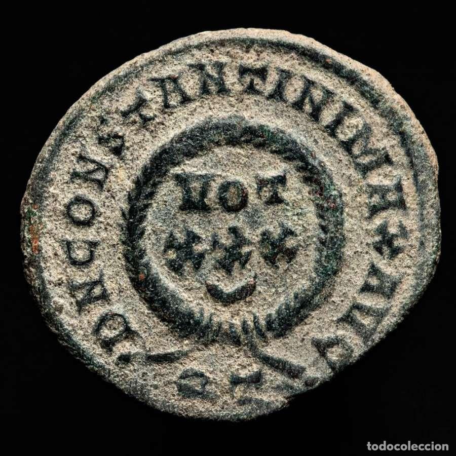 Monedas Imperio romano: Constantino I &AElig; Follis - VOT XXX creciente en corona RT Roma (3186)