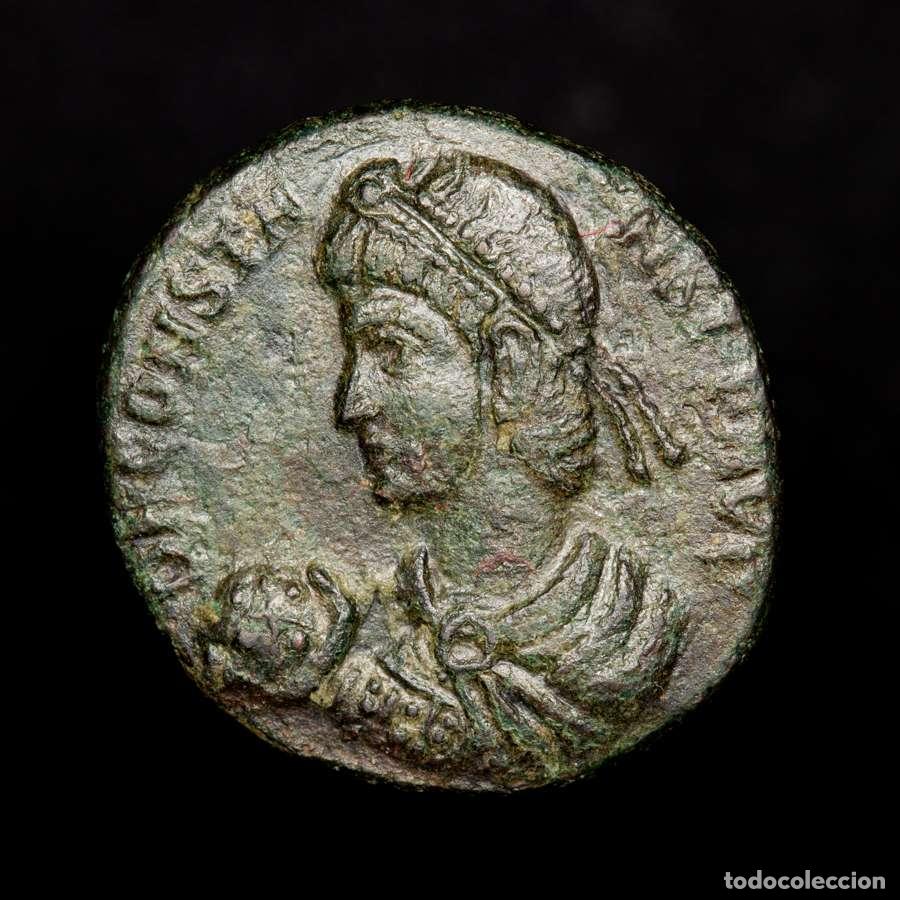 Monedas Imperio romano: Constancio II Maiorina Bronce Aquileia FELT TEMP REPARATIO AQP Choza