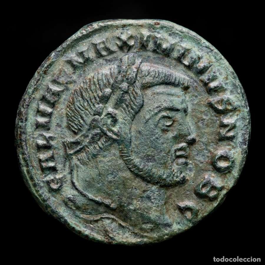 Monedas Imperio romano: Maximinus II Daia, C&eacute;sar 305-308 dC. Siscia Cuarto Follis &AElig; - Genio