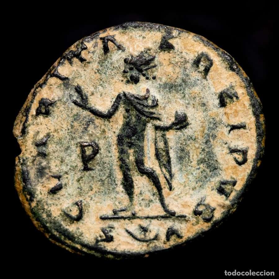 Monedas Imperio romano: Constantino II cesar (317-337 A.D.) follis de bronce, Arles 318 dC.