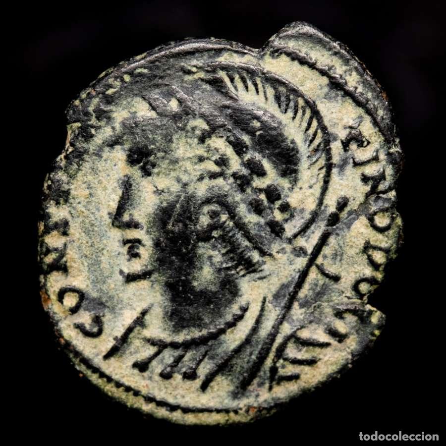 Monedas Imperio romano: Constantinopolis follis. Heraclea. GLORIA EXERCITVS //SMH&Gamma;. Raro.