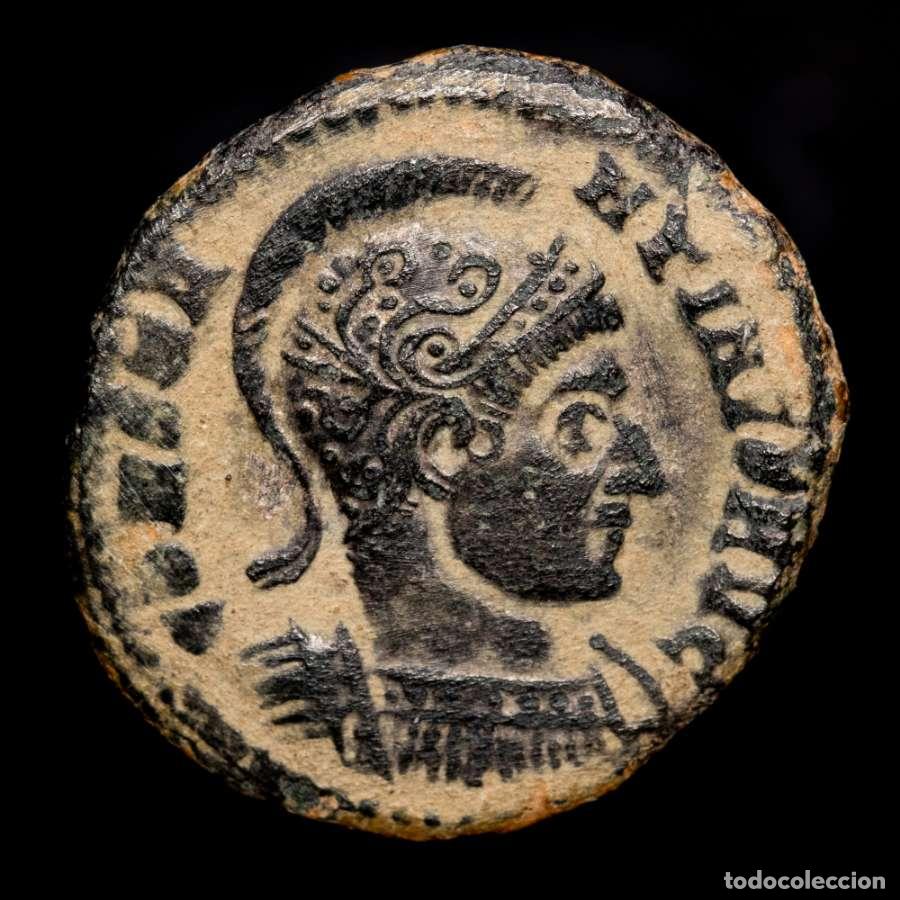 Monedas Imperio romano: Constantino I, follis. Ceca de Roma.ROMAE AETERNAE P/R. RT. Escasa