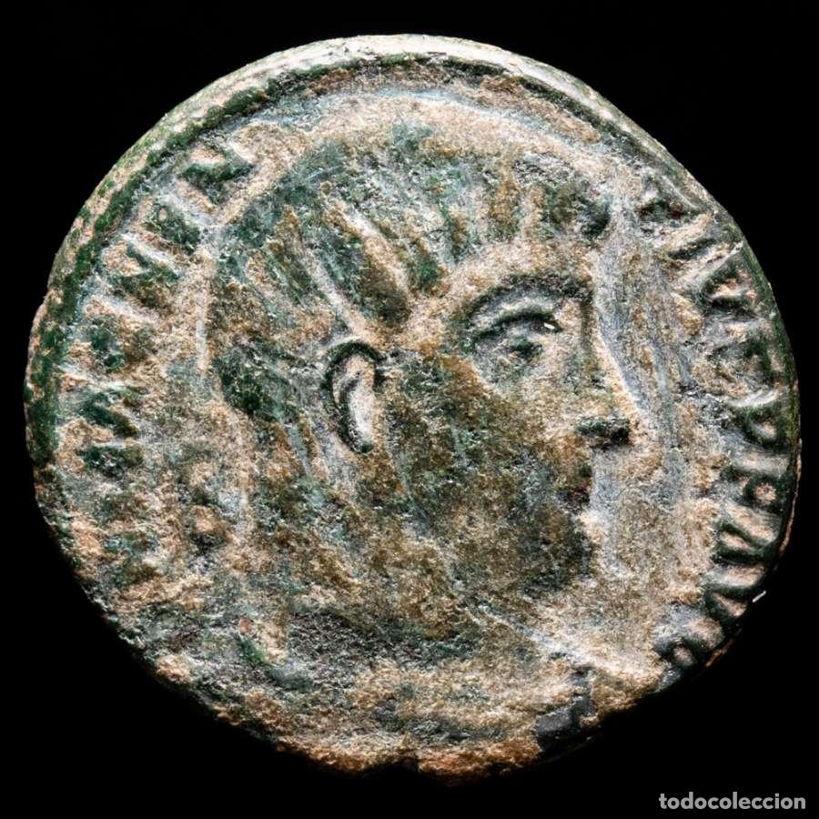Roman Empire Coins: Magnencio (350-353 d.C.) &AElig; Maiorina. Roma. VICTORIAE DD NN AVG - ☆