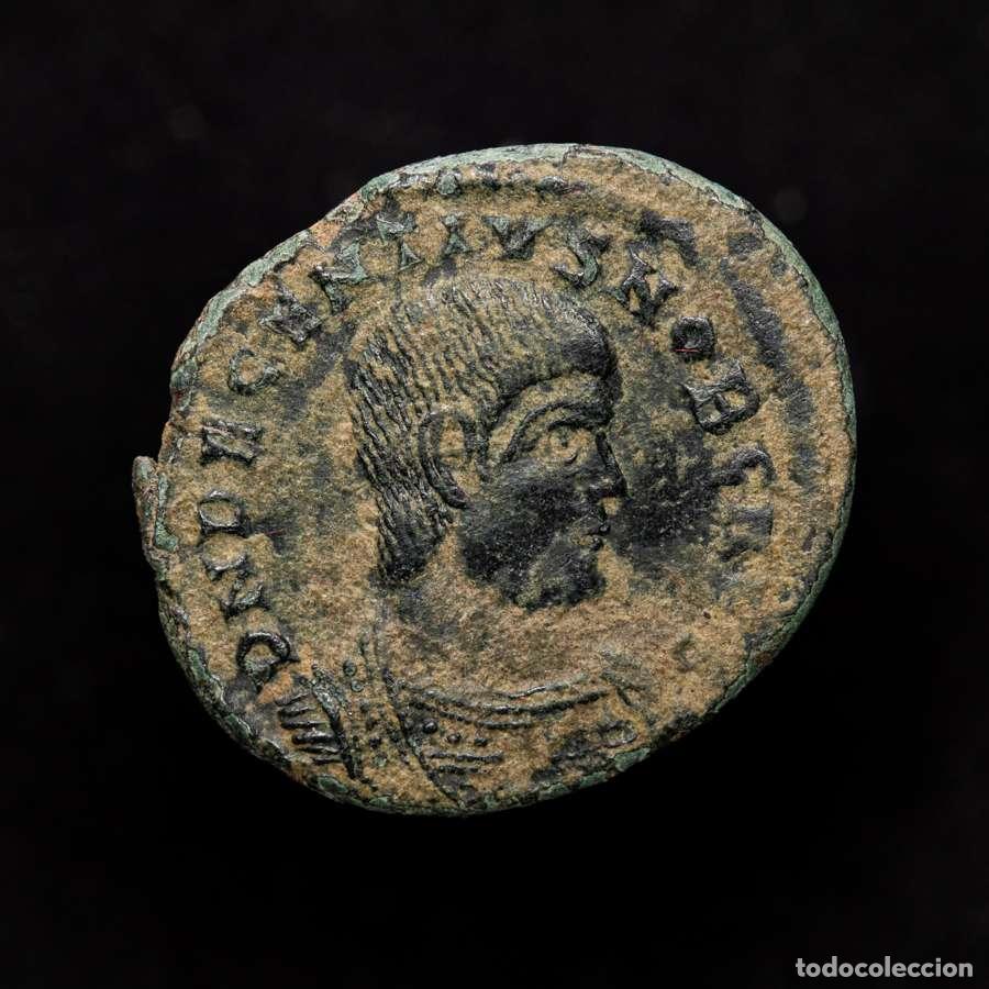 Roman Empire Coins: Decencio 350-353 dC &AElig; Maiorina. Dos Victorias ☆ SV / RSLG (2185)