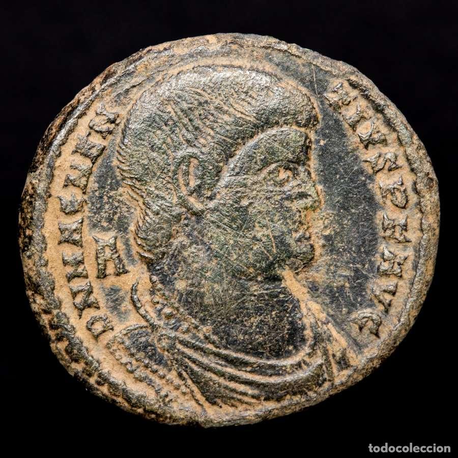 Roman Empire Coins: Magnencio, Maiorina, acu&ntilde;ada en Arles, 352 A.D. FSAR VICTORIAE DD NN
