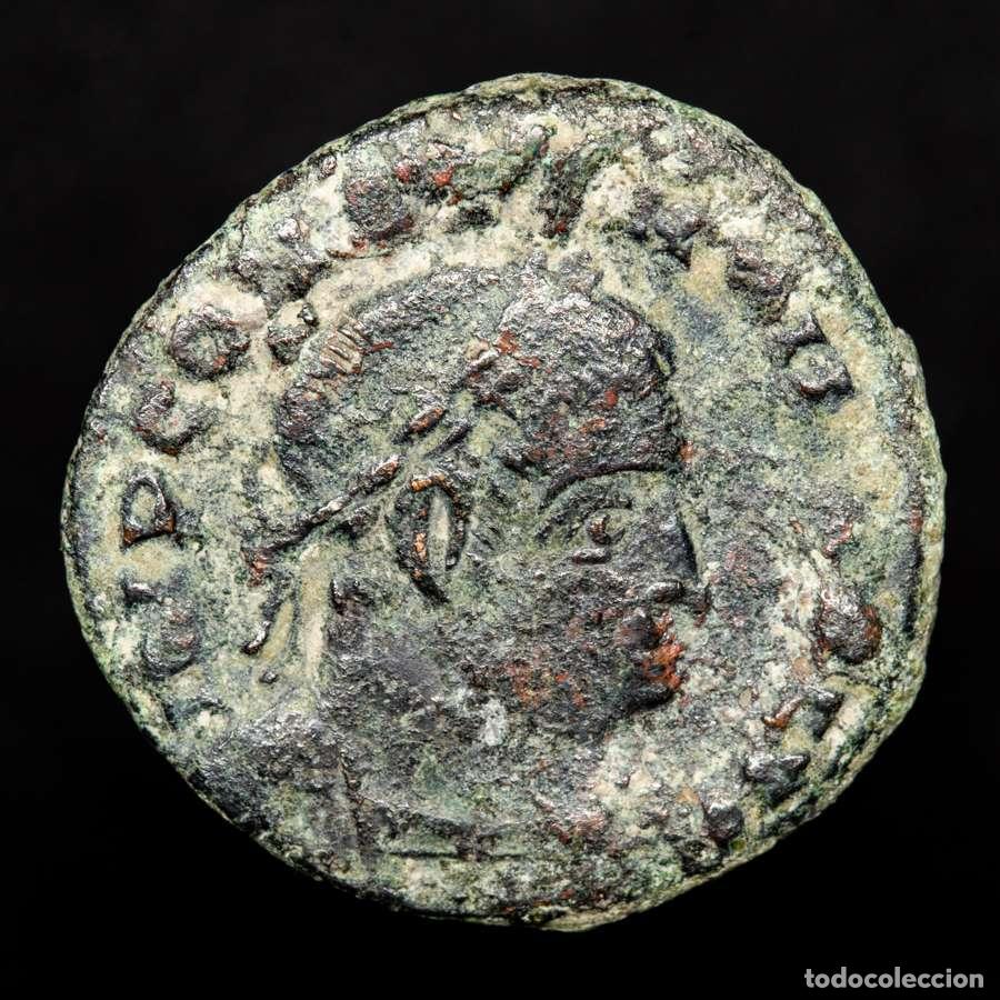 Roman Empire Coins: Constantino I follis. Lugdunum. SOLI INVICTO COMITI/TF-* //PLG.