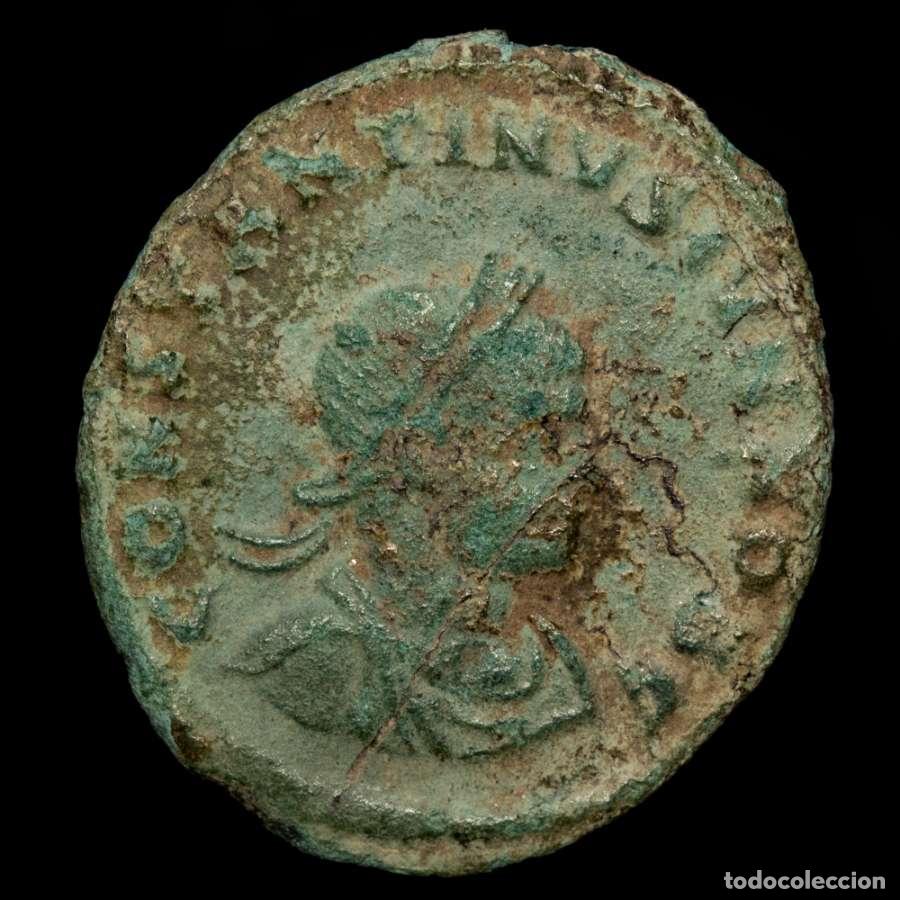 Monedas Imperio romano: Constantino II, follis. Arles. CLARITAS REIPVB// (S creciente A).