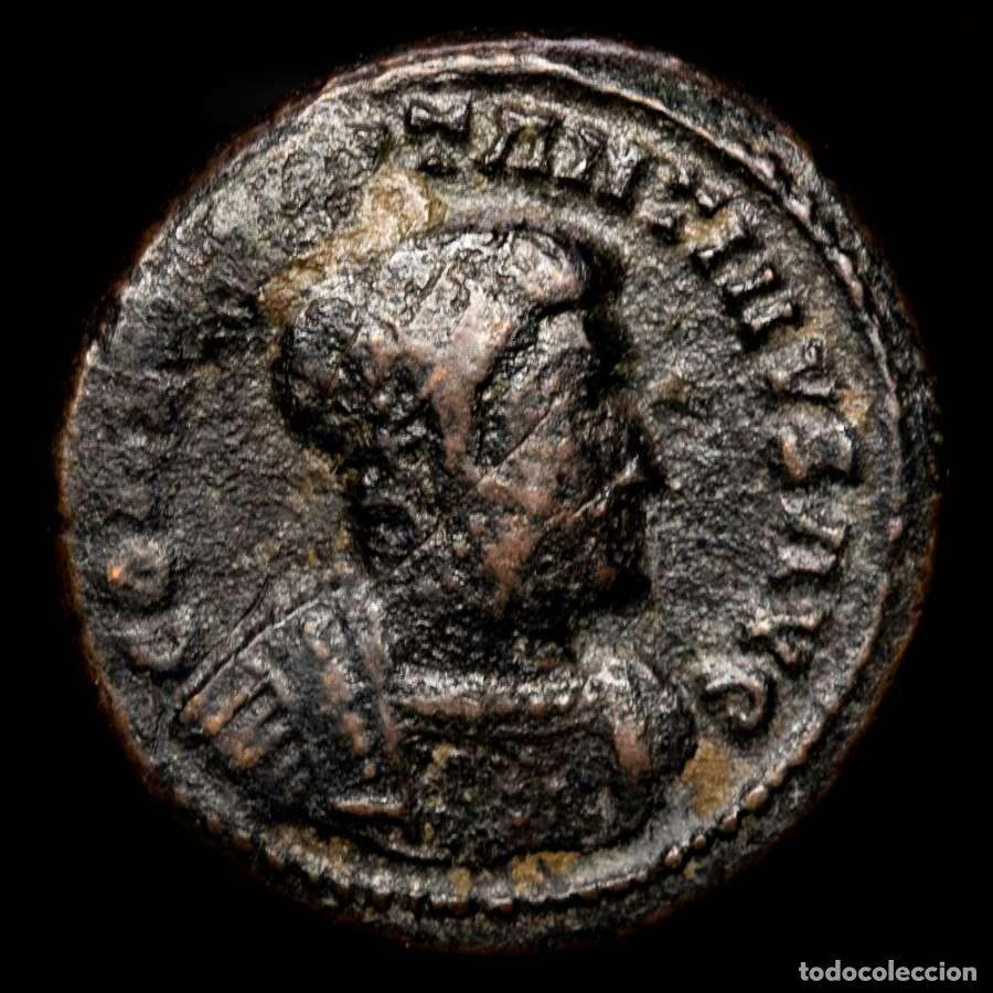 Monedas Imperio romano: Constantino I 307-337 follis Lugdunum P cautivos L. Victorias. Rara.
