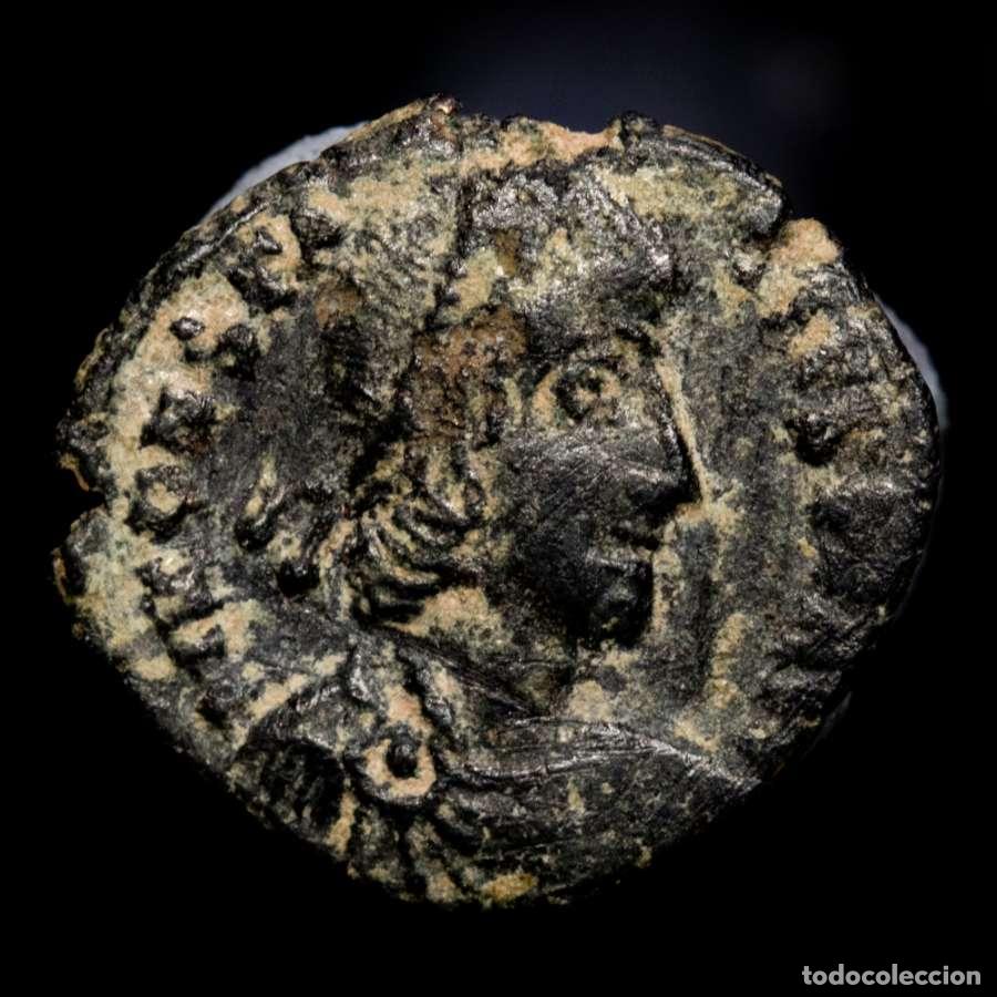 Monedas Imperio romano: Constancio II, AE14. FEL TEMP REPARATIO. Top barbaro.