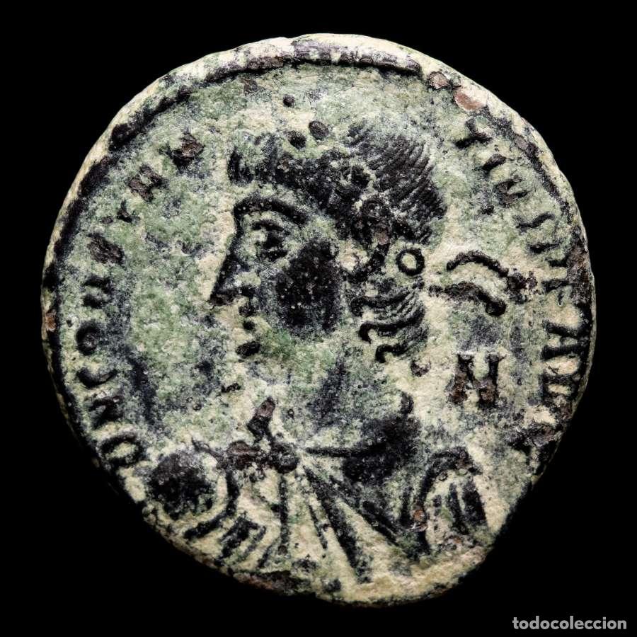 Monedas Imperio romano: Constancio II Maiorina. Roma, busto a izquierda, N detras. Cautivos