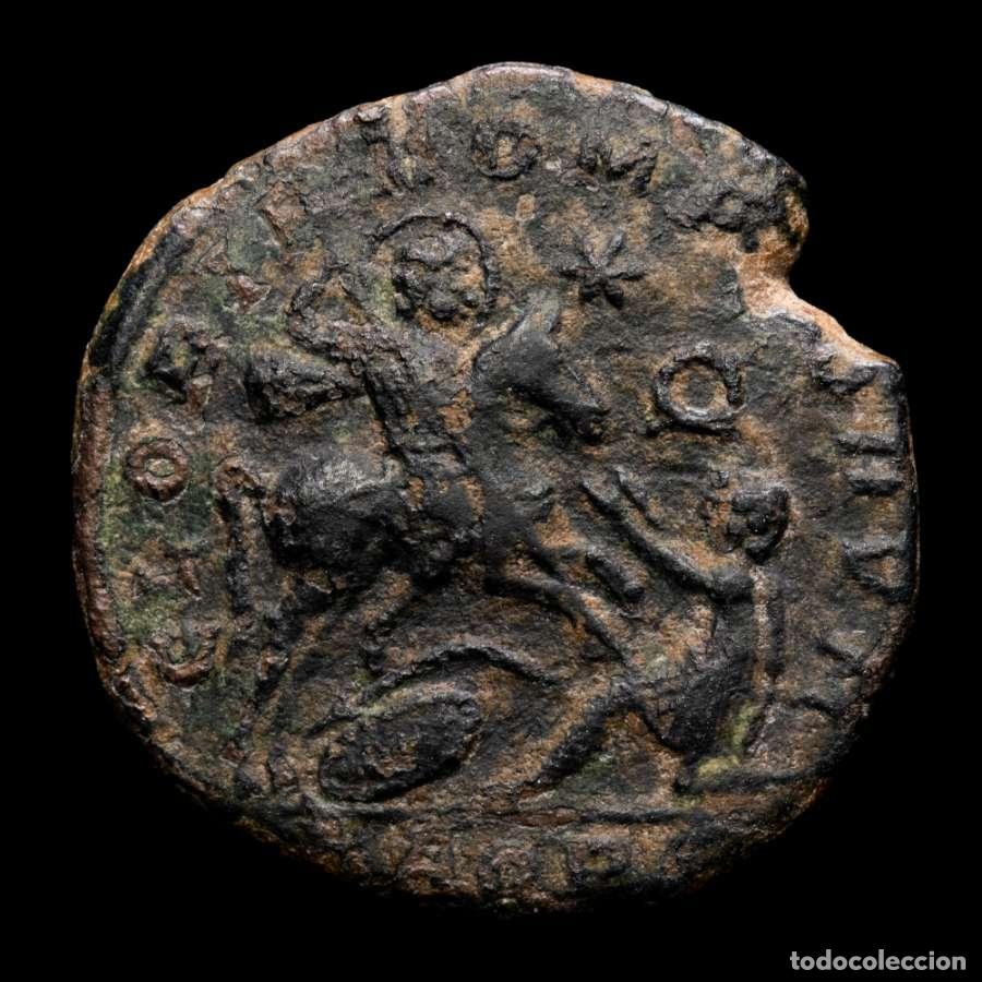 Monedas Imperio romano: Raro Magnencio Follis GLORIA ROMANORVM ☆&Omega;/ palma AQP palma*****