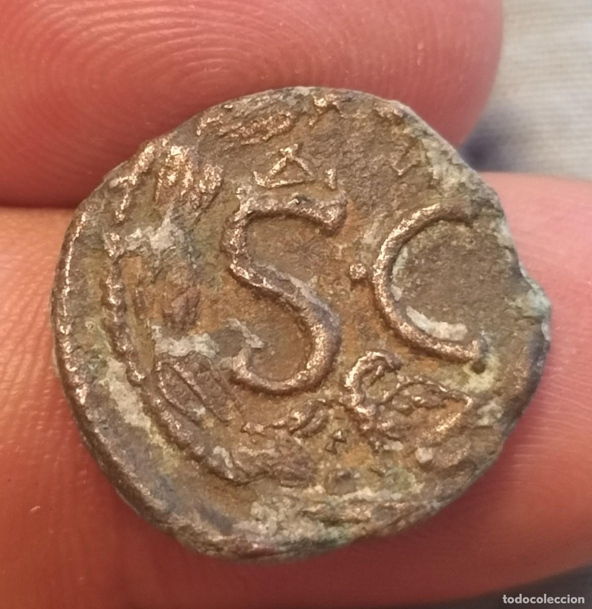Monedas Imperio romano: Peque&ntilde;a moneda romana de bronce a identificar. SC