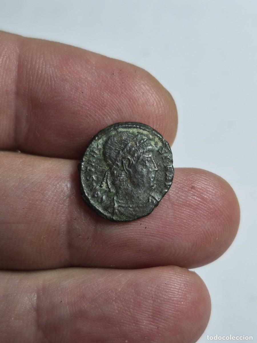 Monedas Imperio romano: NT/ 1/2 FOLLIS CONSTANTE 2 VICTORIA 1,3 GRS (A1512)