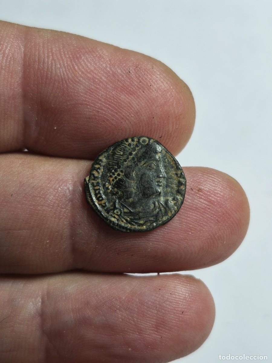 Monedas Imperio romano: NT/ 1/2 FOLLIS CONSTANCIO II 2 SOLDADOS 1,38 GRS (A1514)