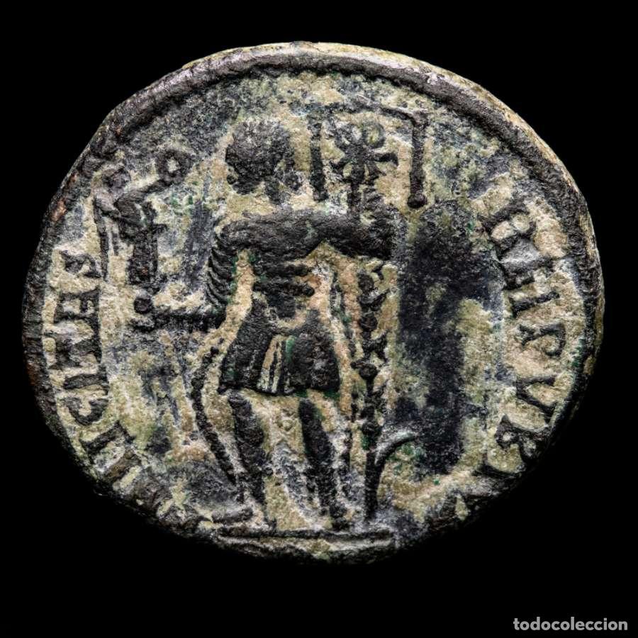Monedas Imperio romano: Magnencio (350-353 d.C.) &AElig; maiorina - FELICITAS REIPVBLICE (3352)
