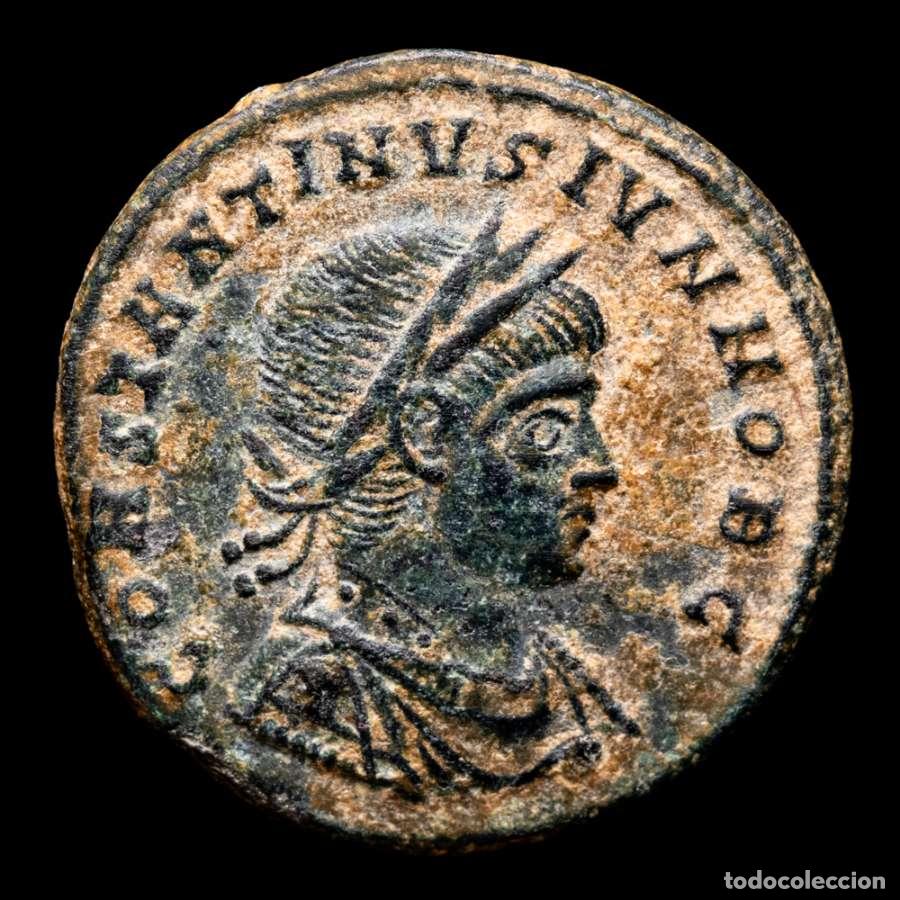 Monedas Imperio romano: Constantino II, C&eacute;sar, follis. Roma. CAESARVM NOSTRORVM VOT V / RS