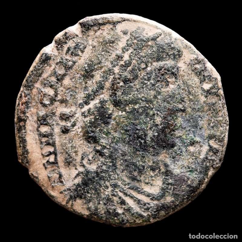 Monedas Imperio romano: Magno Maximo 383-8 dC. Maiorina Trier REPARATIO-REIPVB SMTRP (4403)