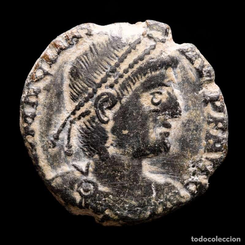 Monedas Imperio romano: Magno Maximo 383-8 dC. Maiorina Lyon REPARATIO-REIPVB // LVGS (4539)