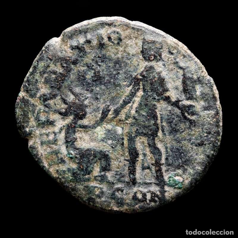 Monedas Imperio romano: Magno Maximo 383-8 dC. Maiorina Lyon REPARATIO-REIPVB // PCON (4538)