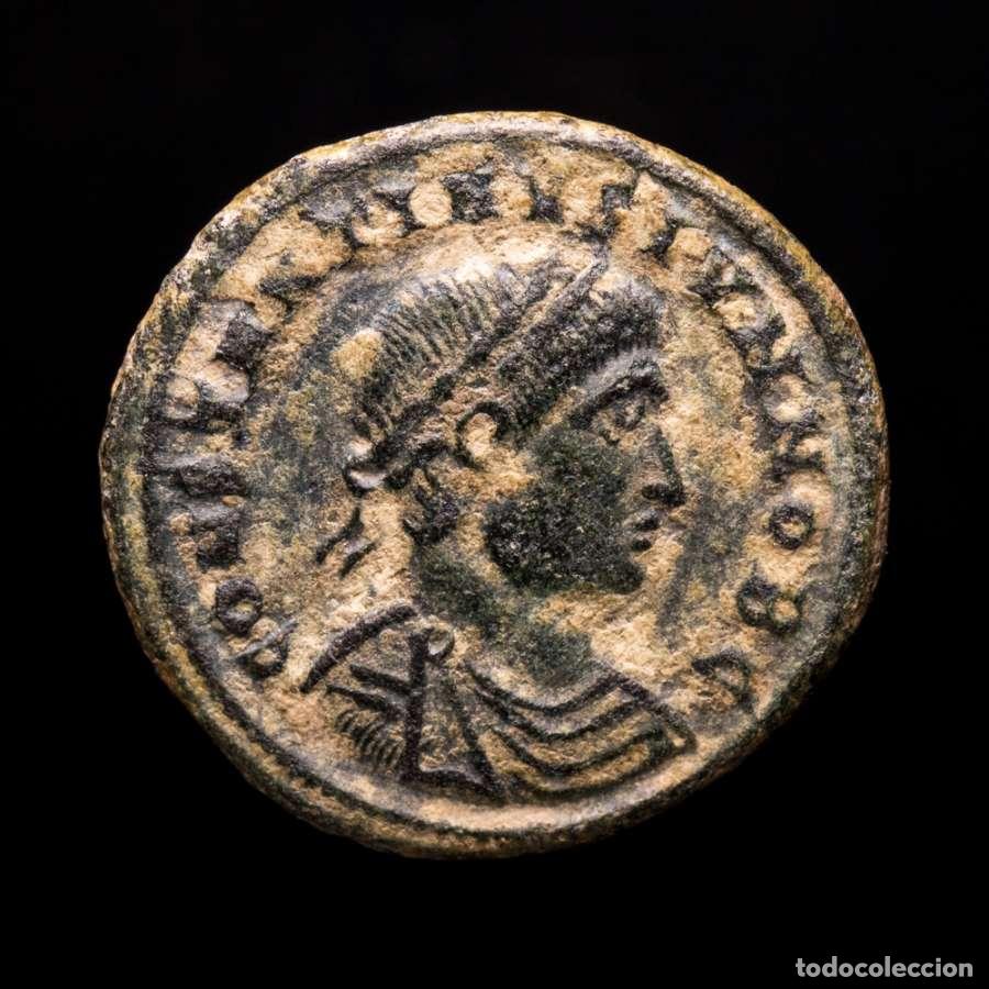 Monedas Imperio romano: Constantino II - follis. Heraclea. PROVIDENTIAE CAESS / SMH&Delta; (6319)