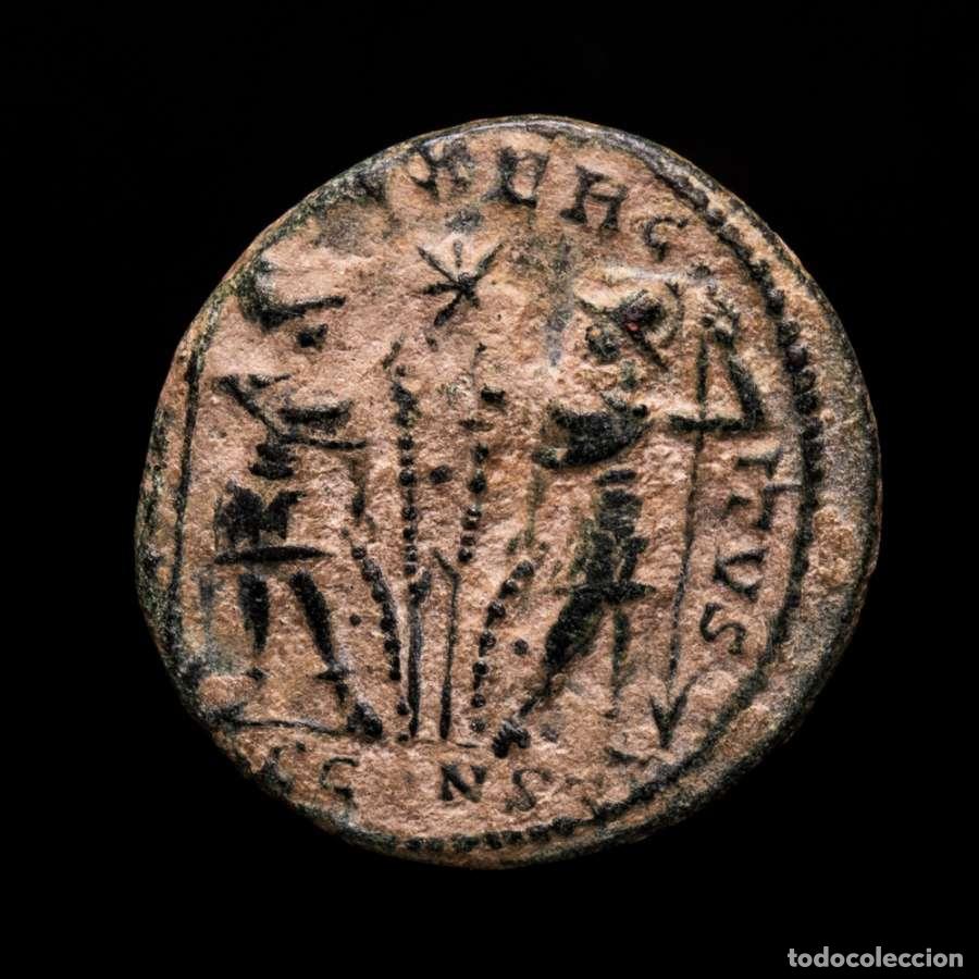 Monedas Imperio romano: Constancio II, cesar, follis. Arles. GLORIA EXERCITVS - ✩ / SCONST