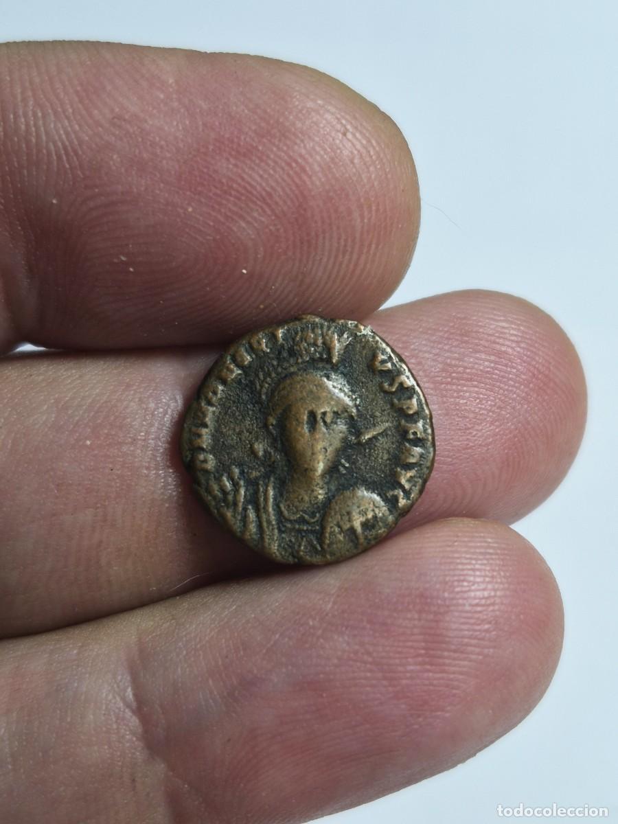 Monedas Imperio romano: NT/ CENTENIONAL DE HONORIO DE FRENTE CON LANZA ANTIOQUIA 2,55 GRS (A1561)