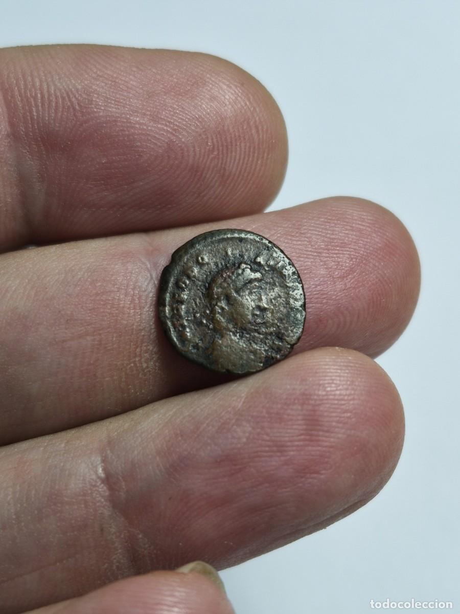 Monedas Imperio romano: NT/ FRACCION DE CENTENIONAL DE TEODOSIO NICOMEDIA 0,93 GRS (A1567)