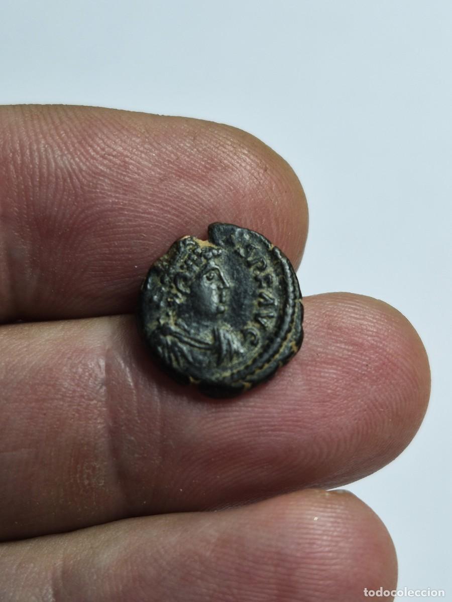 Monedas Imperio romano: NT/ BRONCE CON 3 EMPERADORES HONORIO, ARCADIO Y TEODOSIO II 2,65 GRS (A1572)