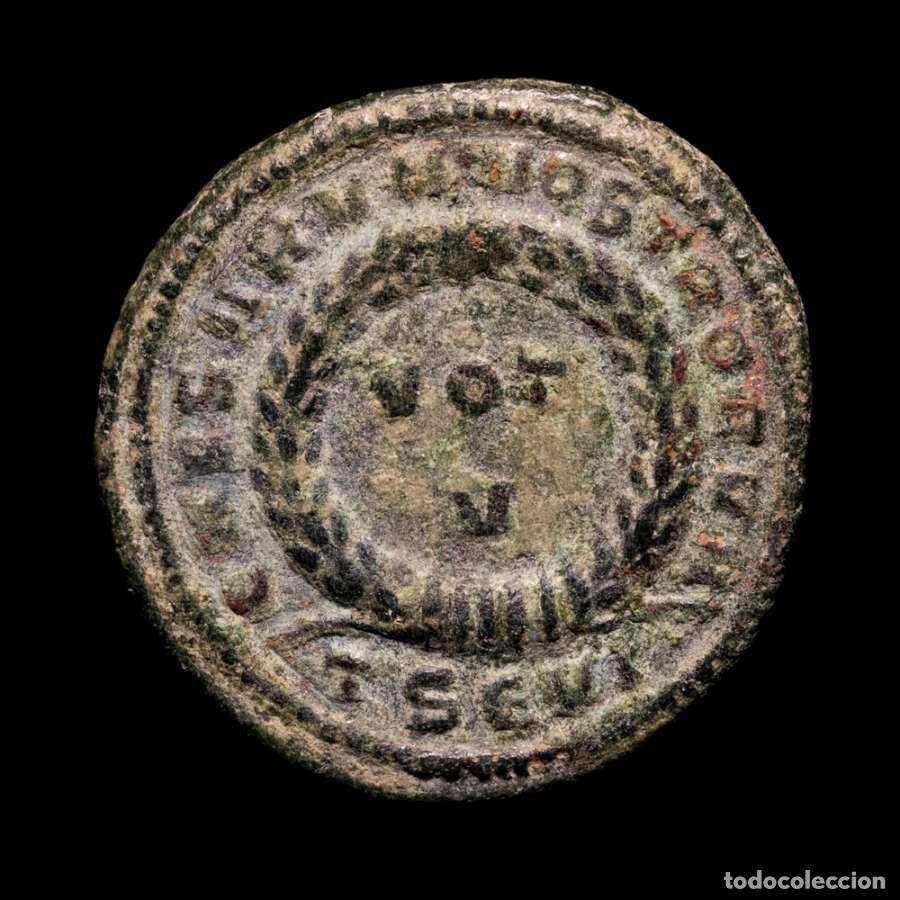 Monedas Imperio romano: Crispo Cesar, follis, VOT V en corona TSЄVI Tesalonica 320 d.C.