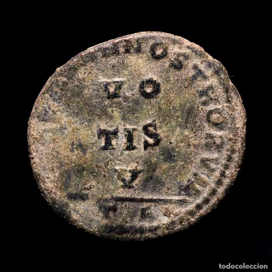 Monedas Imperio romano: Crispo cesar follis. Arles CAESARVM NOSTRORVM VO TIS V / TA (6374)